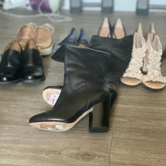 Boots - Picture 4 of 4